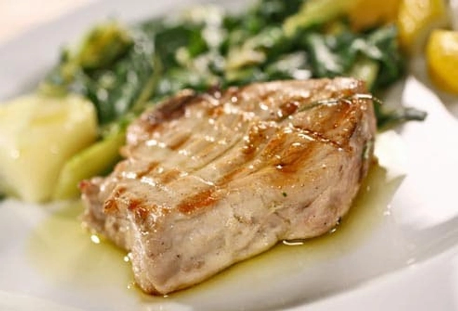 age_rf_photo_of_tuna_steak